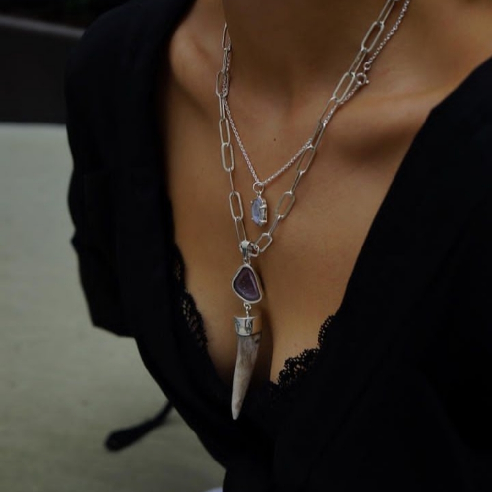 Horn pendant